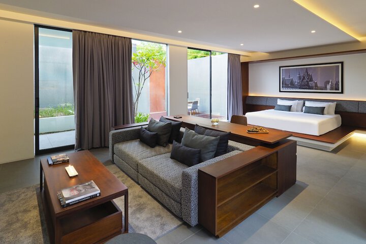 Room 10 of 38