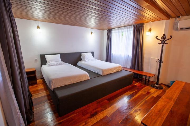 Room 14 of 64