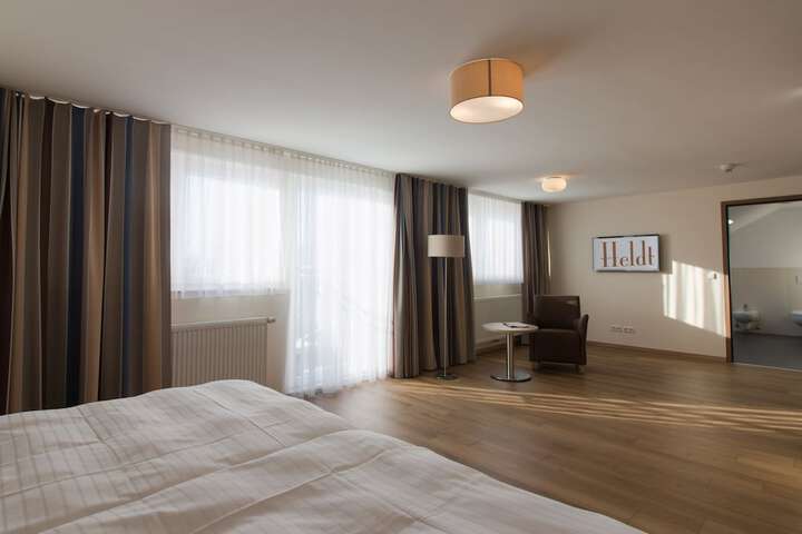 Room 13 of 39