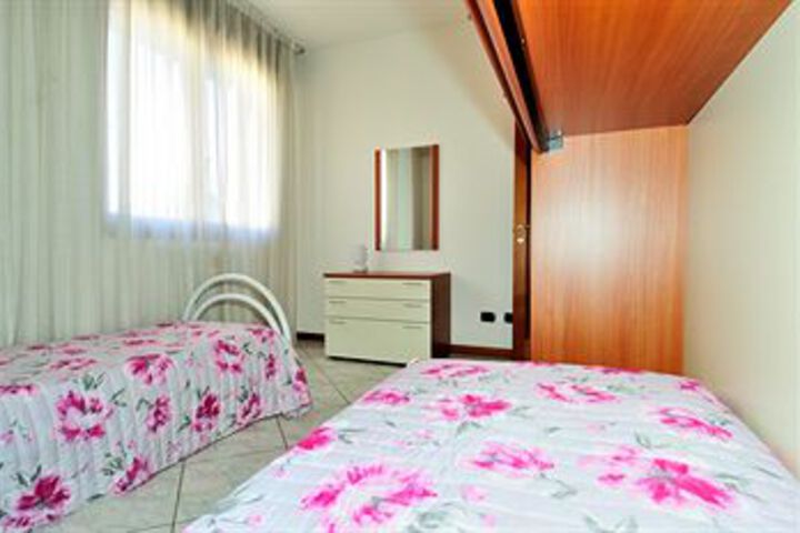 Room 260 of 871