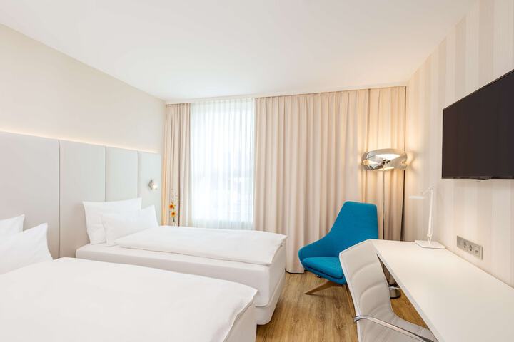 Room 7 of 36