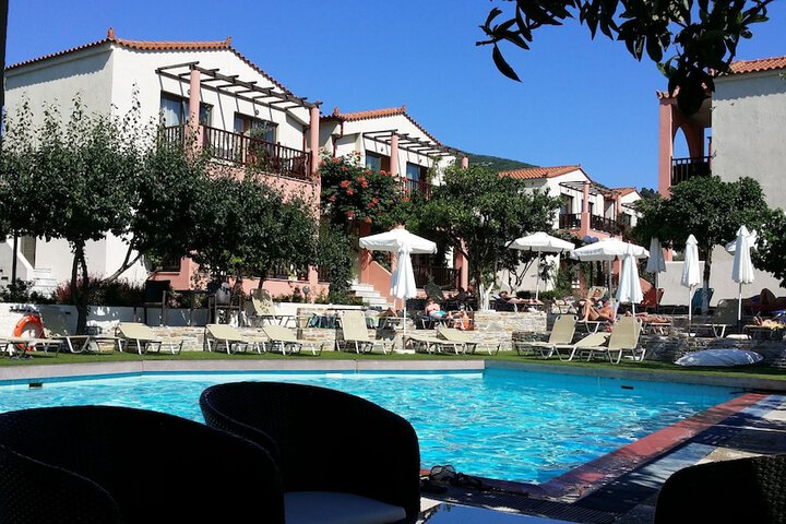 Pool 78 of 102