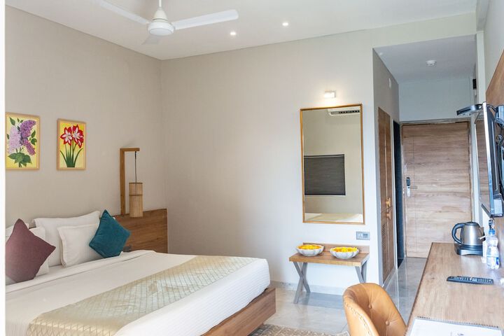 Room 9 of 24