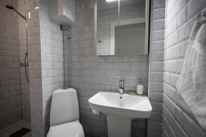 Room 15 of 28