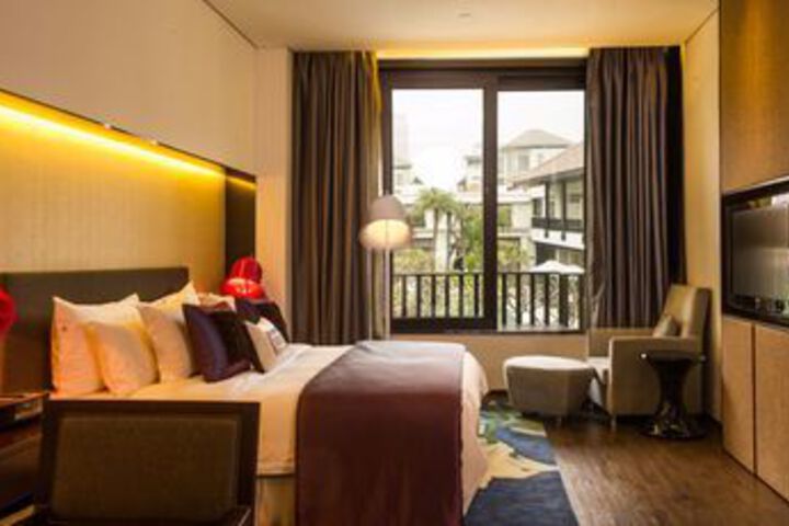 Room 21 of 38