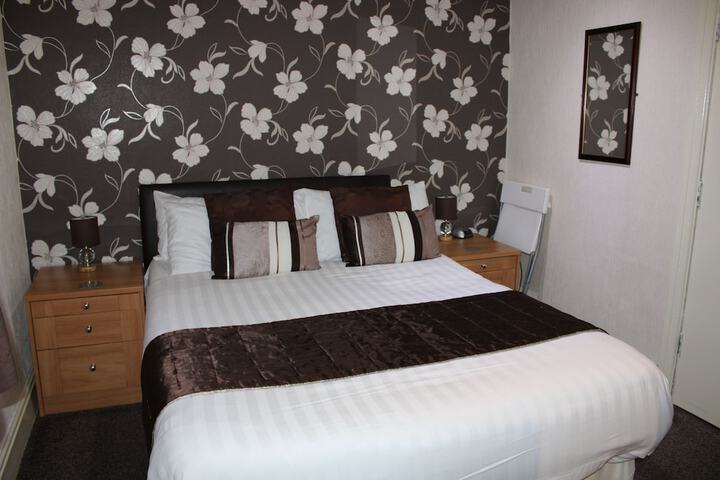 Room 6 of 34