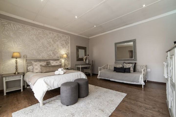 Room 2 of 17