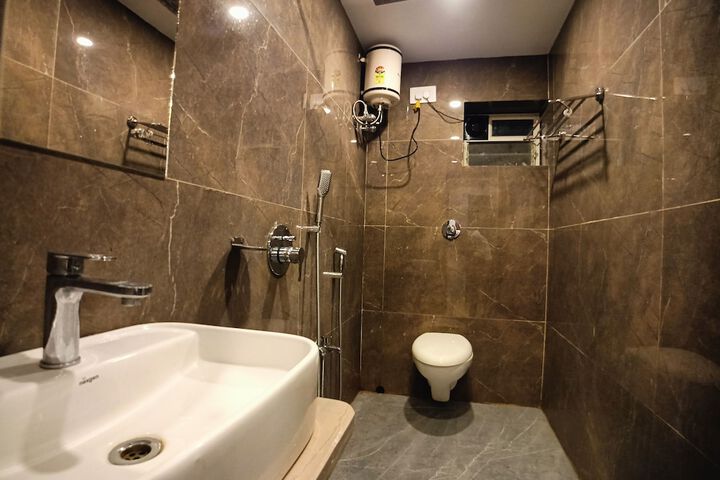 Room 16 of 24