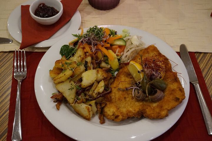 Dining 43 of 53