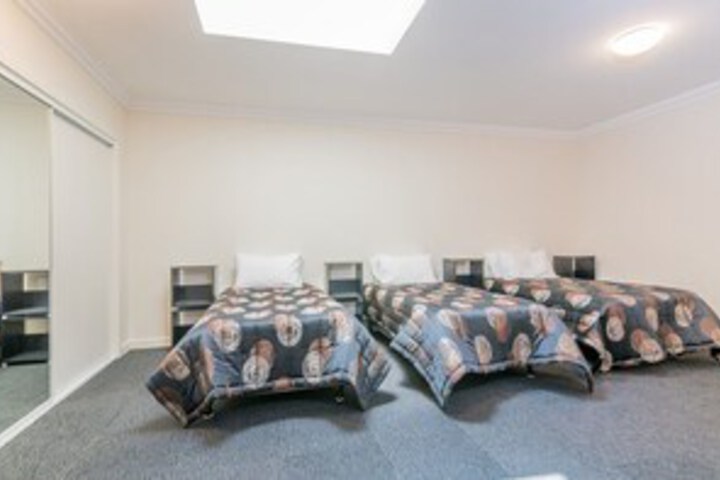 Room 10 of 48