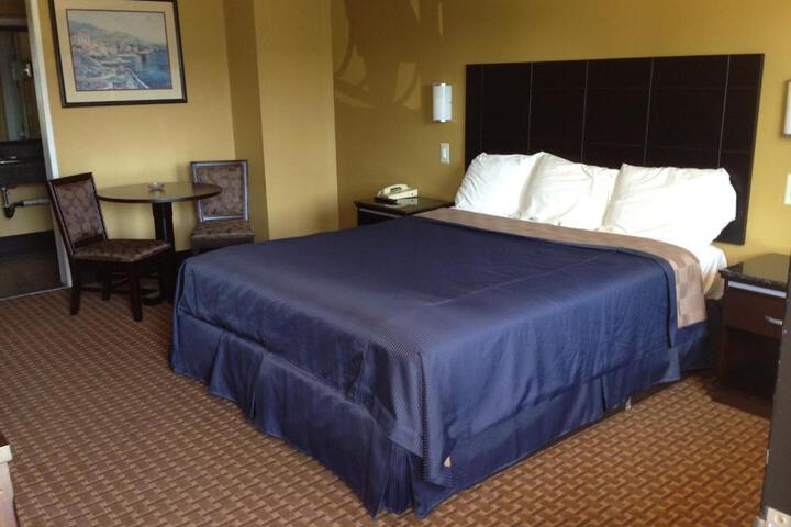 Standard | King Bed (2 of 13)