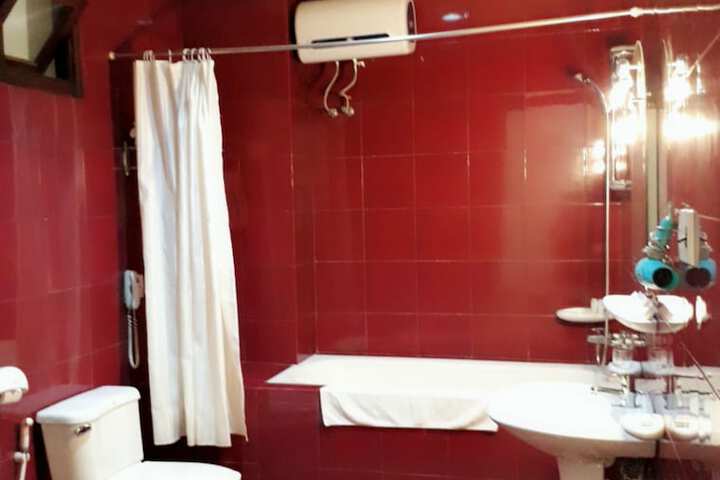 Room 25 of 41