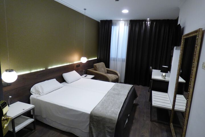 Room 76 of 193