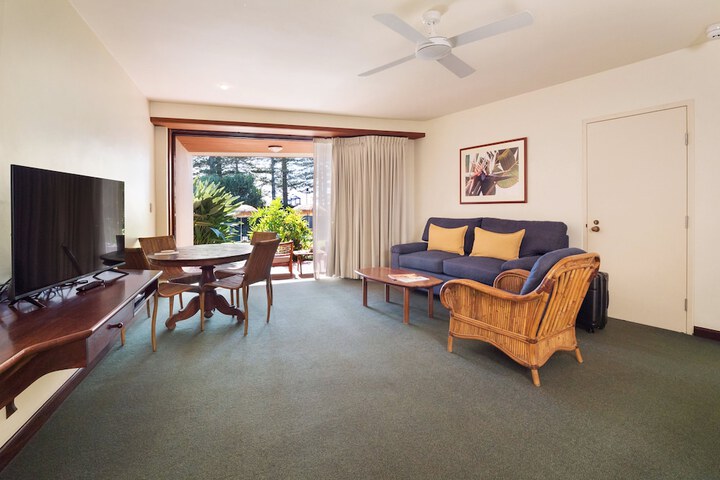 Room 6 of 44