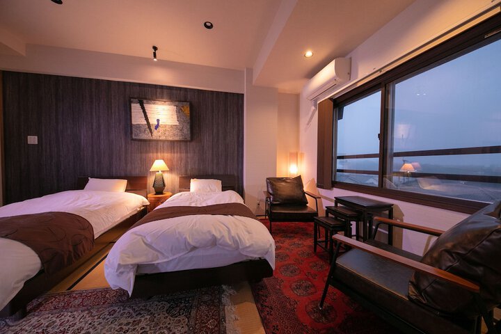 Room 9 of 96