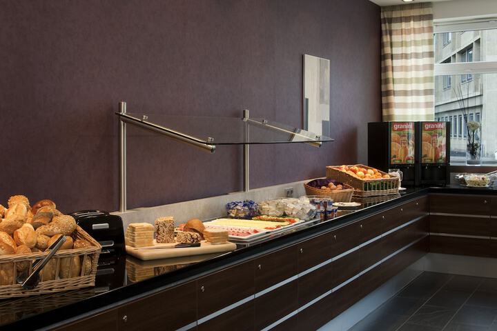 Breakfast/Coffee Service 22 of 39