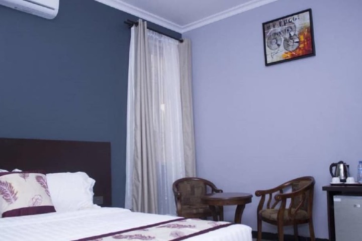 Room 5 of 15
