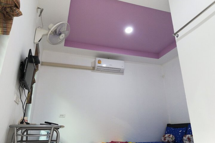 Room 3 of 25