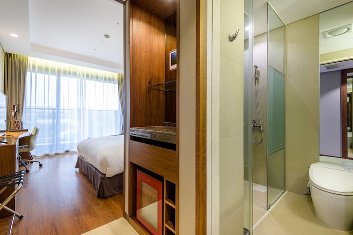 Room 25 of 98