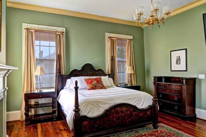 Room 15 of 142