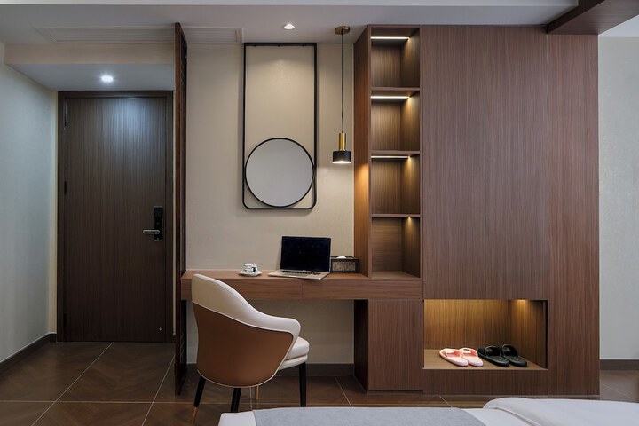 Room 18 of 49