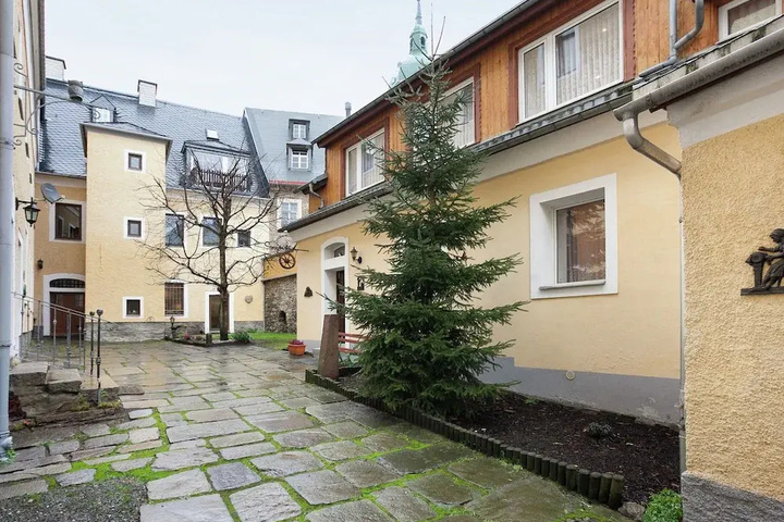 Alluring Holiday Home in Annaberg - Buchholz near Nightlife