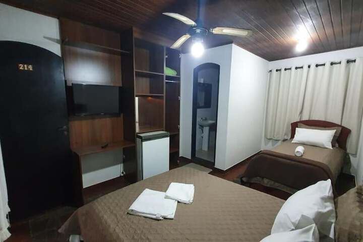 Room 12 of 34