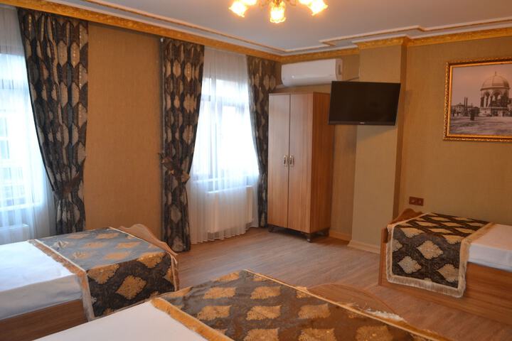 Room 9 of 31