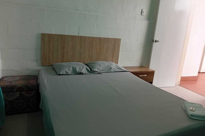 Room 6 of 17
