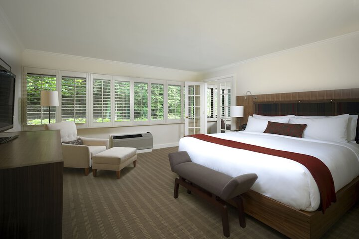 Deluxe King Bed (21 of 119)