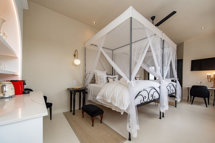 Room 49 of 194
