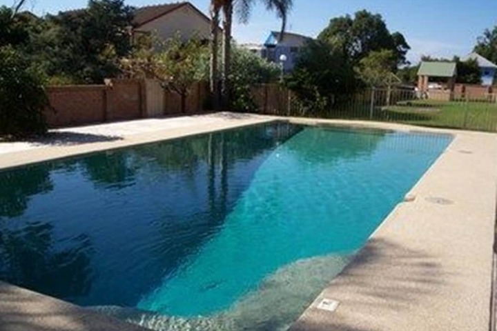 Pool 15 of 37