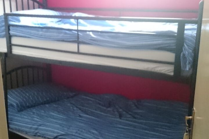 Room 9 of 96