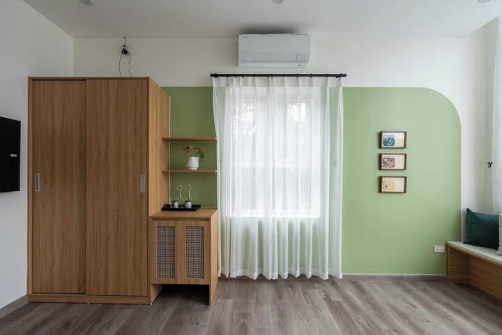 Room 18 of 61