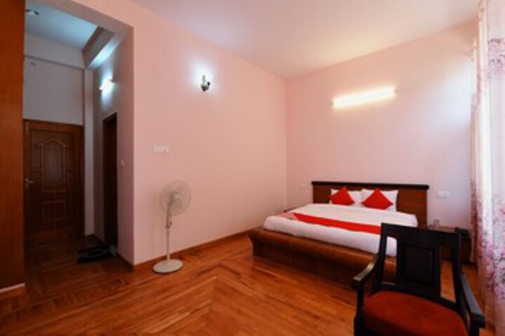 Room 18 of 25