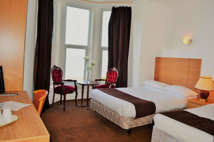 Room 6 of 49