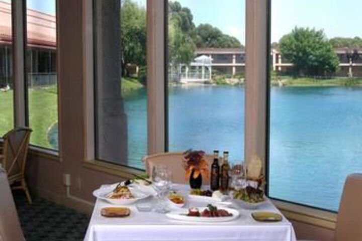 Dining 12 of 72