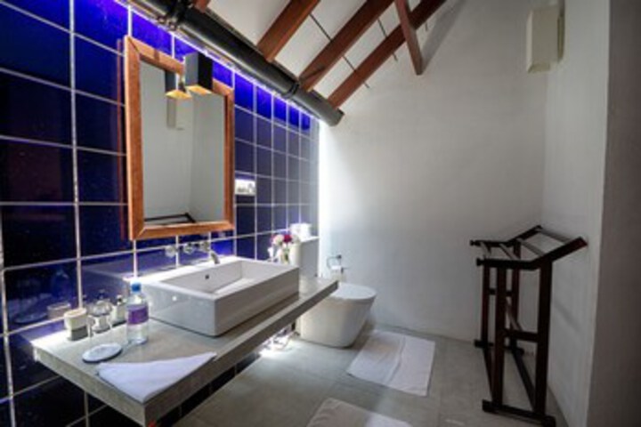 Room 4 of 59