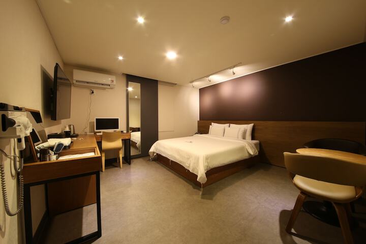 Room 7 of 29