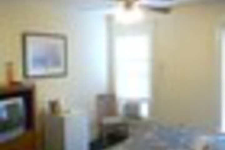 Room 17 of 102