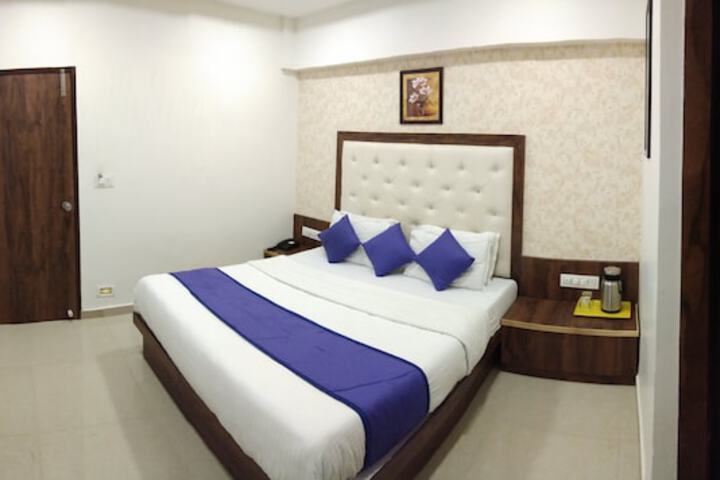 Room 16 of 28