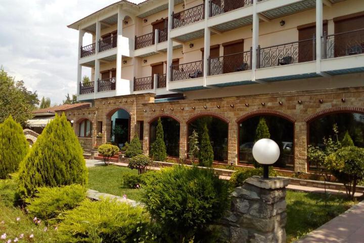 Nefeli Hotel