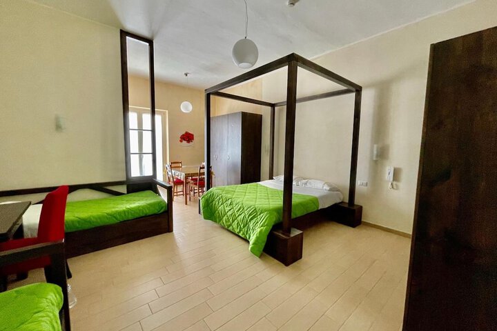 Room 18 of 43