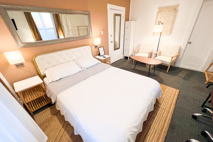 Room 25 of 85