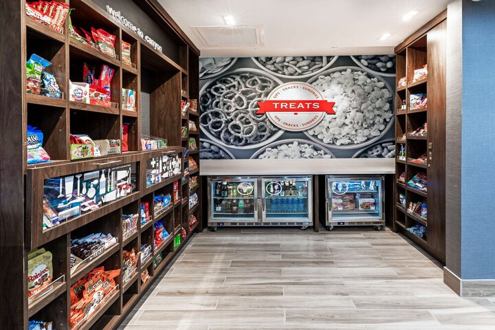Snack bar