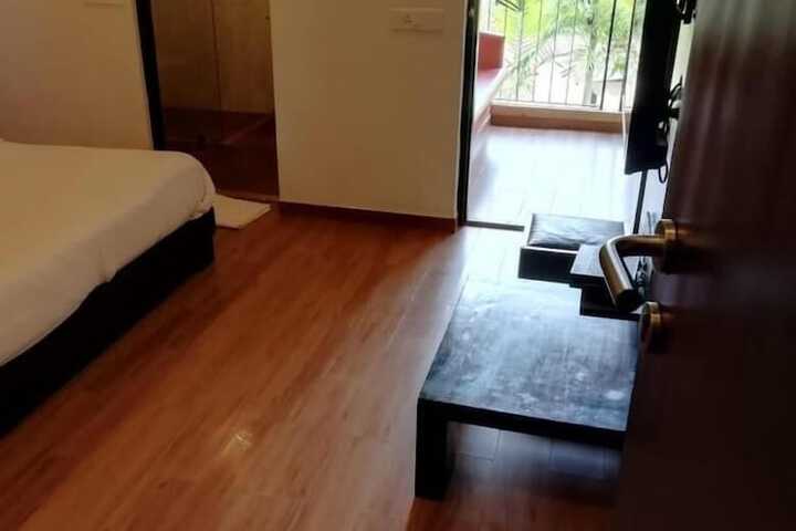Room 15 of 66