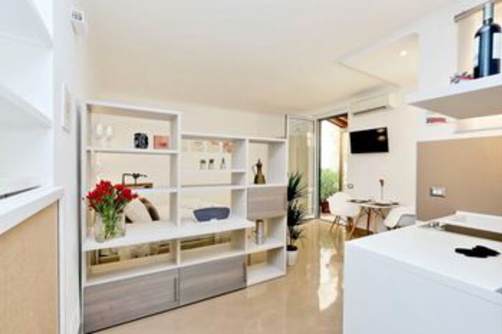 Room 16 of 27