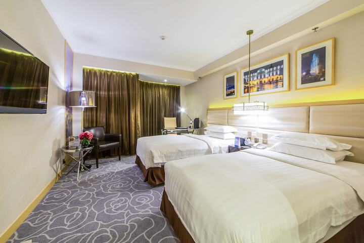 Room 5 of 28