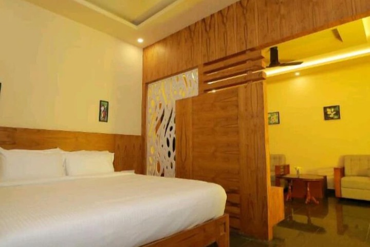 Room 6 of 11