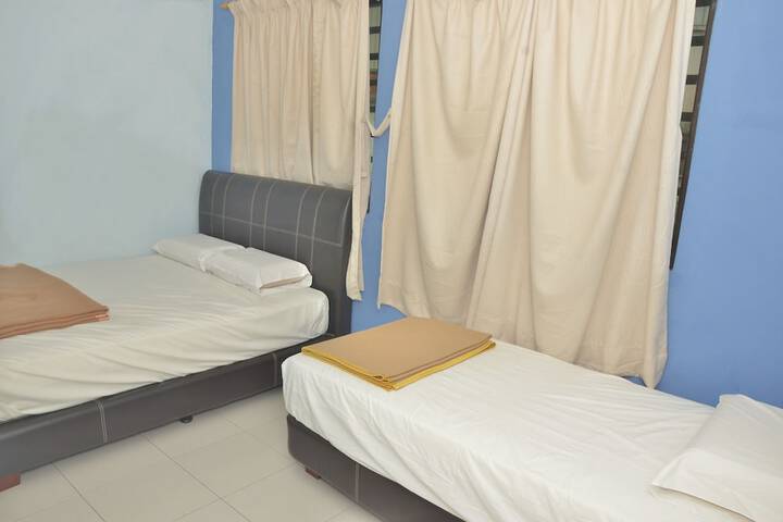 Room 8 of 34